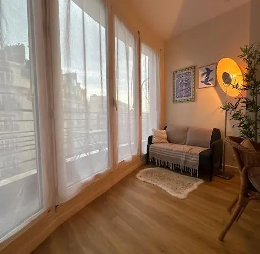 Tour Eiffel Apartment *