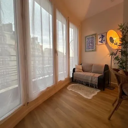 Tour Eiffel Apartment *